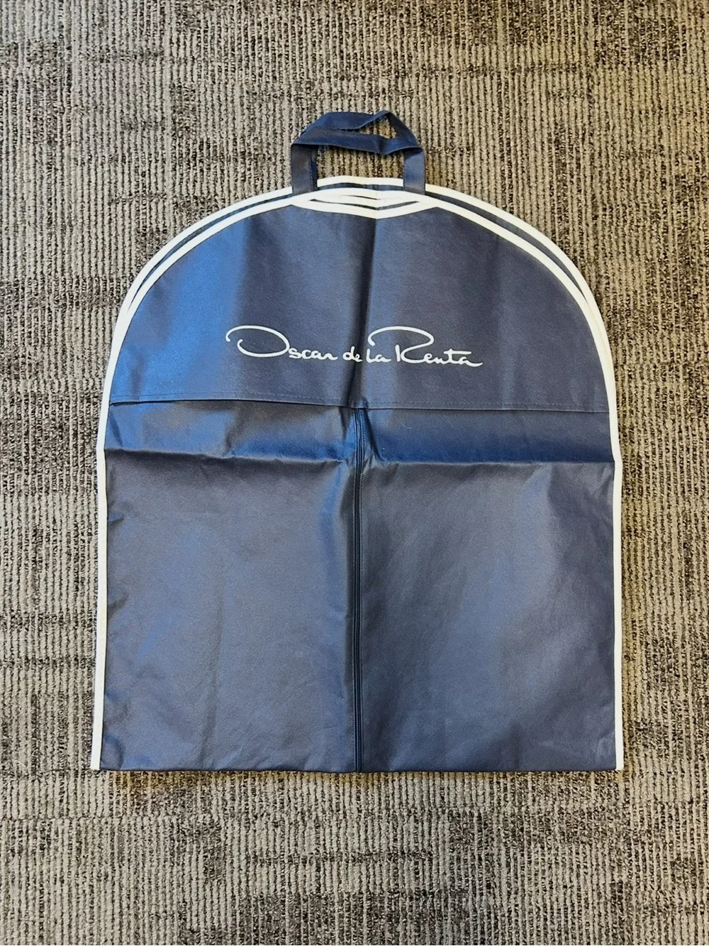 Oscar de la Renta • Garment Bag